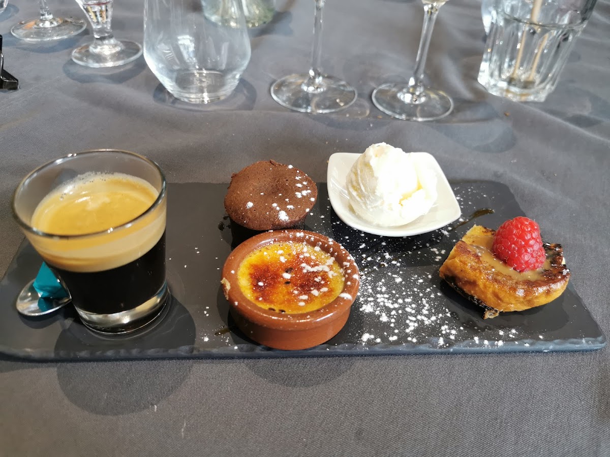 Les Trois Dauphins-3